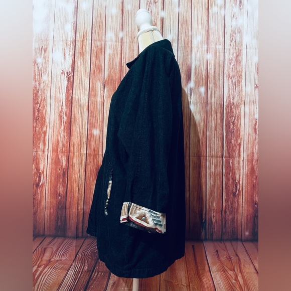 Women’s Medium Jean Jacket Gotcha Covered Black Aztec Liner Pockets Button Down - Picture 9 of 10